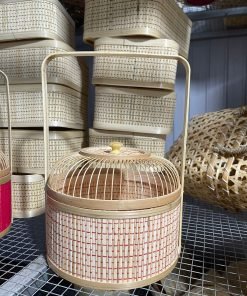 Giỏ lồng chim màu trắng chỉ đỏ - TRE0073