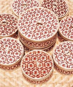 Hộp tròn hoa thị màu đỏ có ngăn đựng bánh kẹo - TRE0131